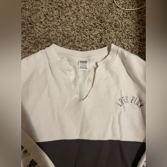 Pink open v sweater - Picture 2 of 8